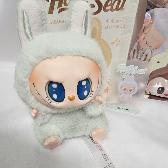 Pop Mart Have A Seat Doll Green - Picture 2 of 6